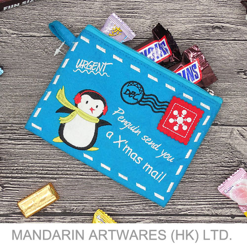 6.5"W Christmas Penguin Envelope Zipper Purse Bag